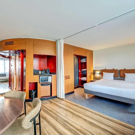 Novotel Suites Paris Nord 18ème-3
